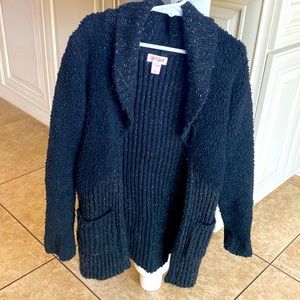 Girls black with gold sparkle Cat and Jack sweater. Size 6/6X